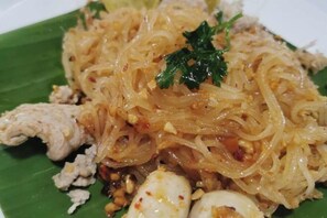 อาหารและเครื่องดื่ม