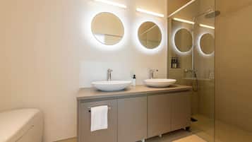 House, Non Smoking | Bathroom sink