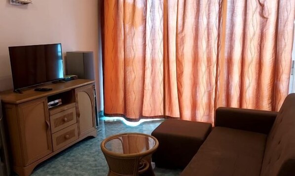 Living area - Glory 2 Beds Room by Alpine (Port Dickson)