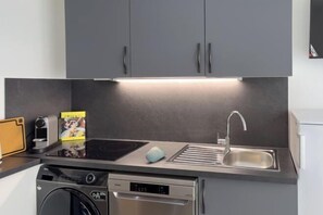 Room - HbyB - Montparnasse 1 - 2 Bedrooms (Paris)