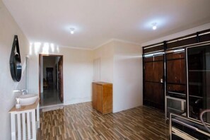 Interior - Villa New D'Bamboo by Plesirhatiyogja (Sewon)