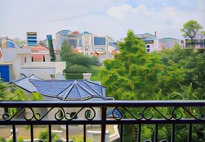 الإطلالة من المنشأة