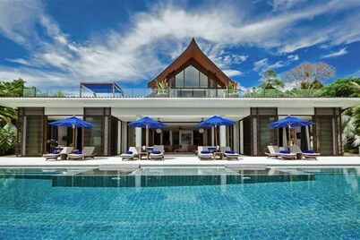 Super Luxury Seafront Villa