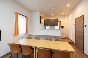 Dining - KAIGAN HAJIME HUB (Tokyo)