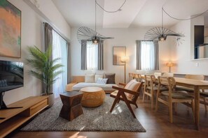 Living area - KAIGAN HAJIME HUB (Tokyo)