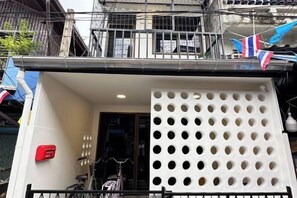 Unclassified image, 4 of 18, button - Twenty-one Bkk House (Bangkok)