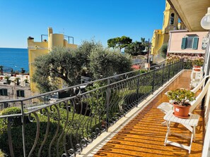 Terrace/patio - Charming Naples escape w/stunning sea views from private terrace (Napoli)
