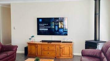 Smart TV, fireplace, DVD player, table tennis