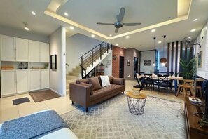 Living area - Bangi Avenue Charming 4BR Blissful Double Storey (Kajang)