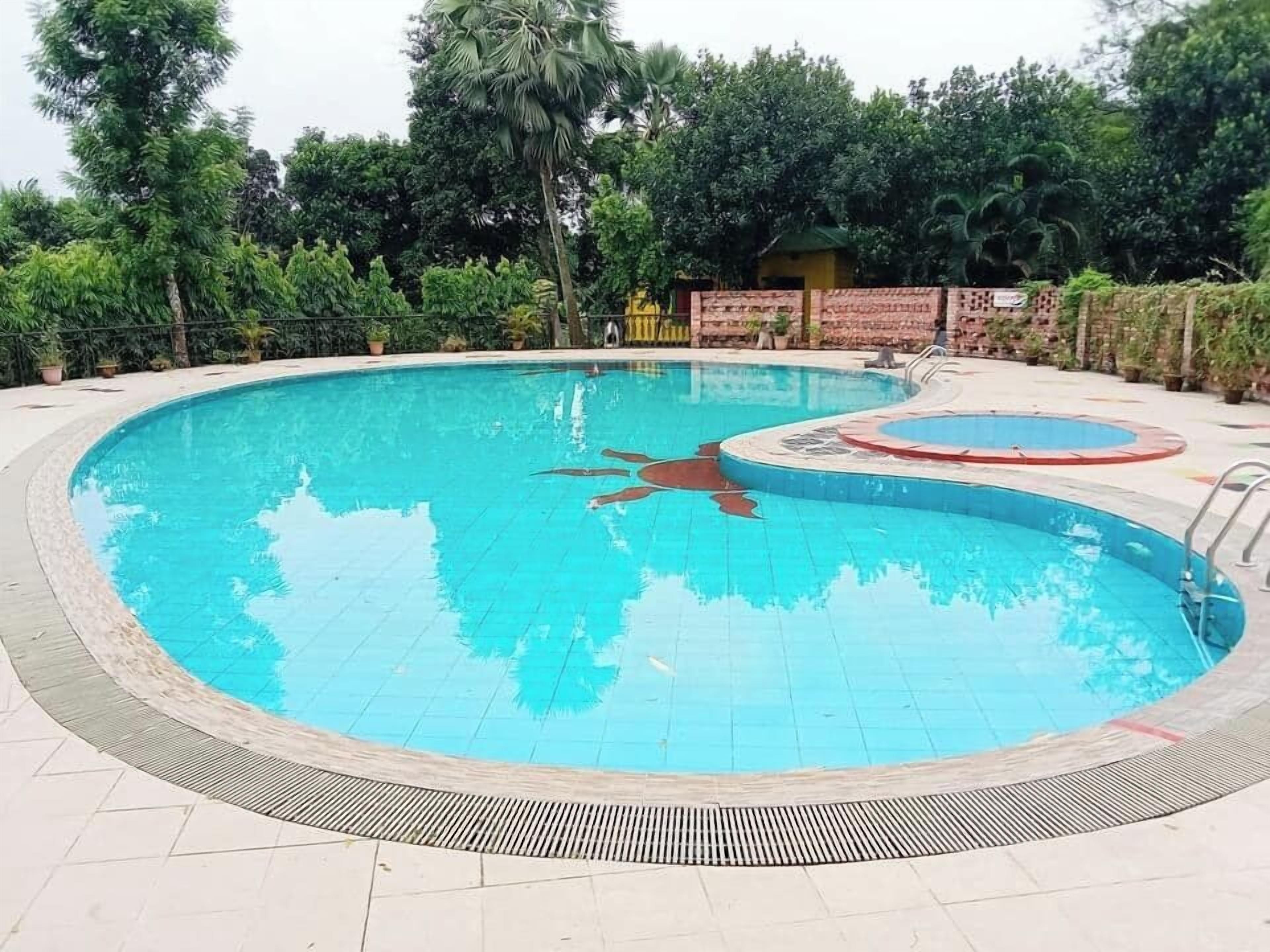 สระว่ายน้ำ