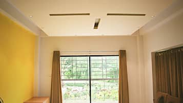 Economy Double Room, Balcony, Garden View | Bathroom | Free toiletries, towels, soap, shampoo