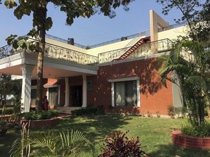 Front of property - Joleswori Resort (Sreepur)