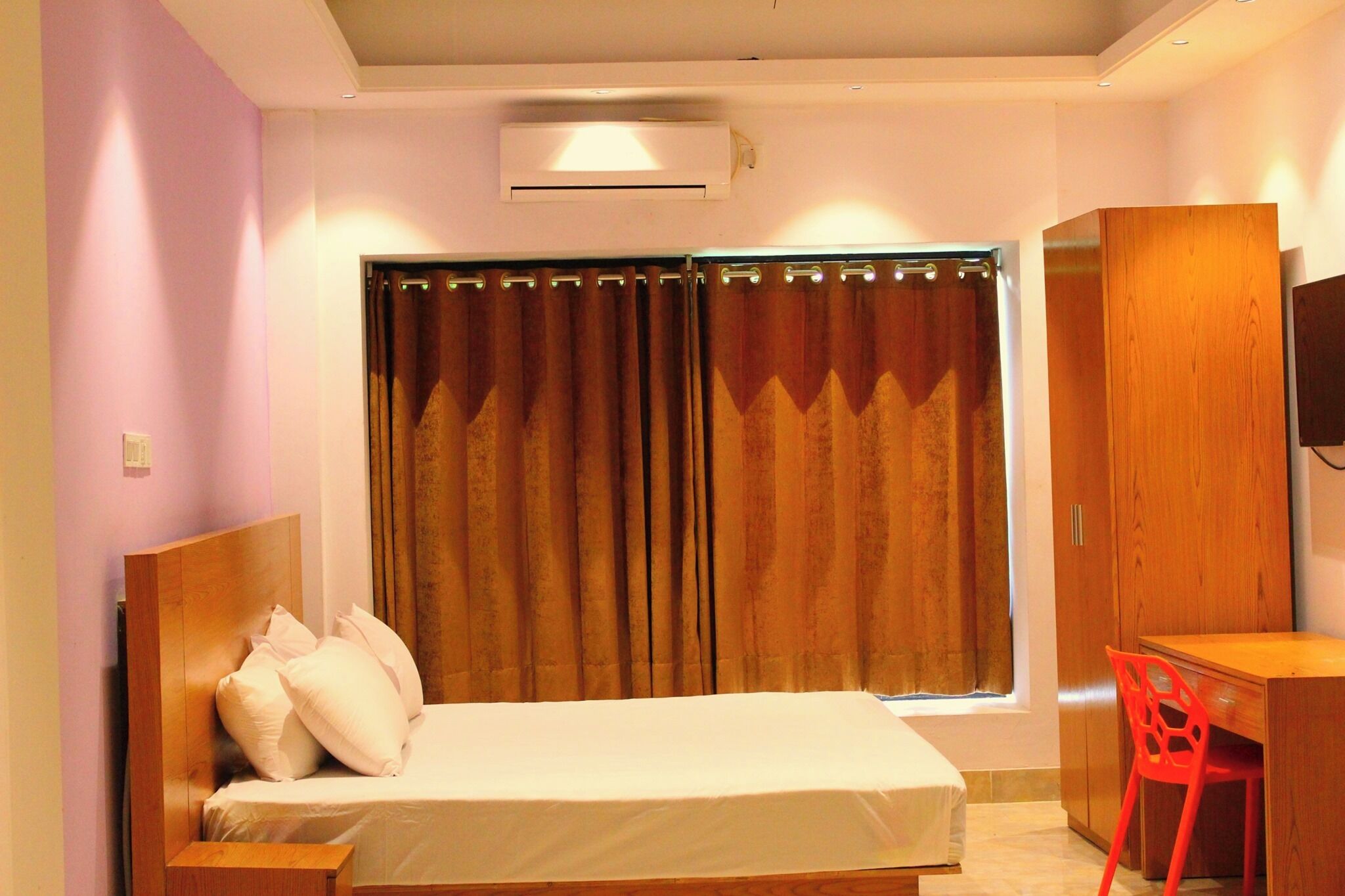 Economy Double Room, Balcony, Garden View | Free WiFi