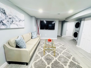 Living area - Walk to Starbucks, Anschutz, Dining; 5 King Bedrooms / 5 Full Bathrooms (Aurora)