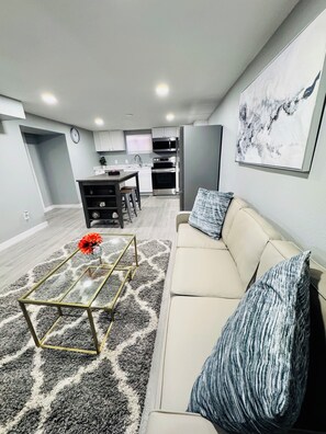 Living area - Walk to Starbucks, Anschutz, Dining; 5 King Bedrooms / 5 Full Bathrooms (Aurora)