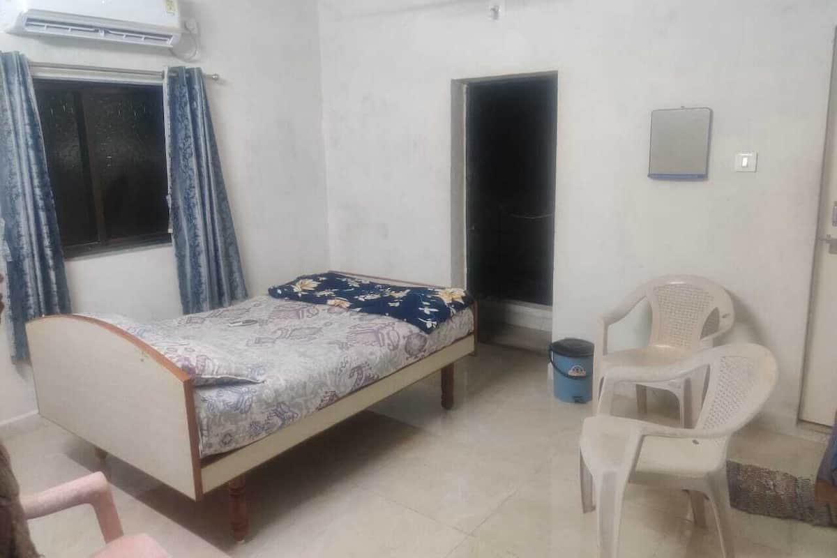 Double Room, Air conditioning | Desk, laptop workspace, free WiFi