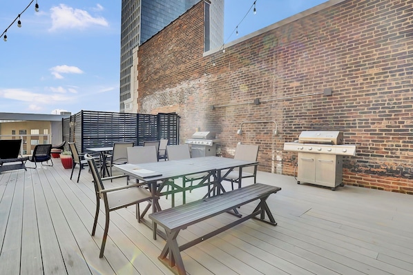 屋外ダイニングエリア