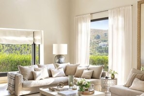 Room - All About La Boheme (Benahavis)