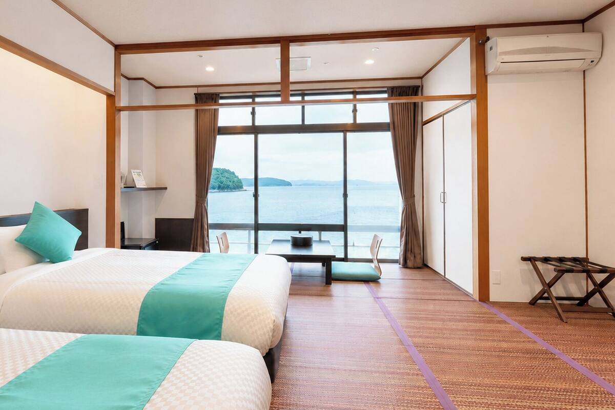 Habitación de estilo japonés con 2 camas individuales | Wifi gratis y ropa de cama 