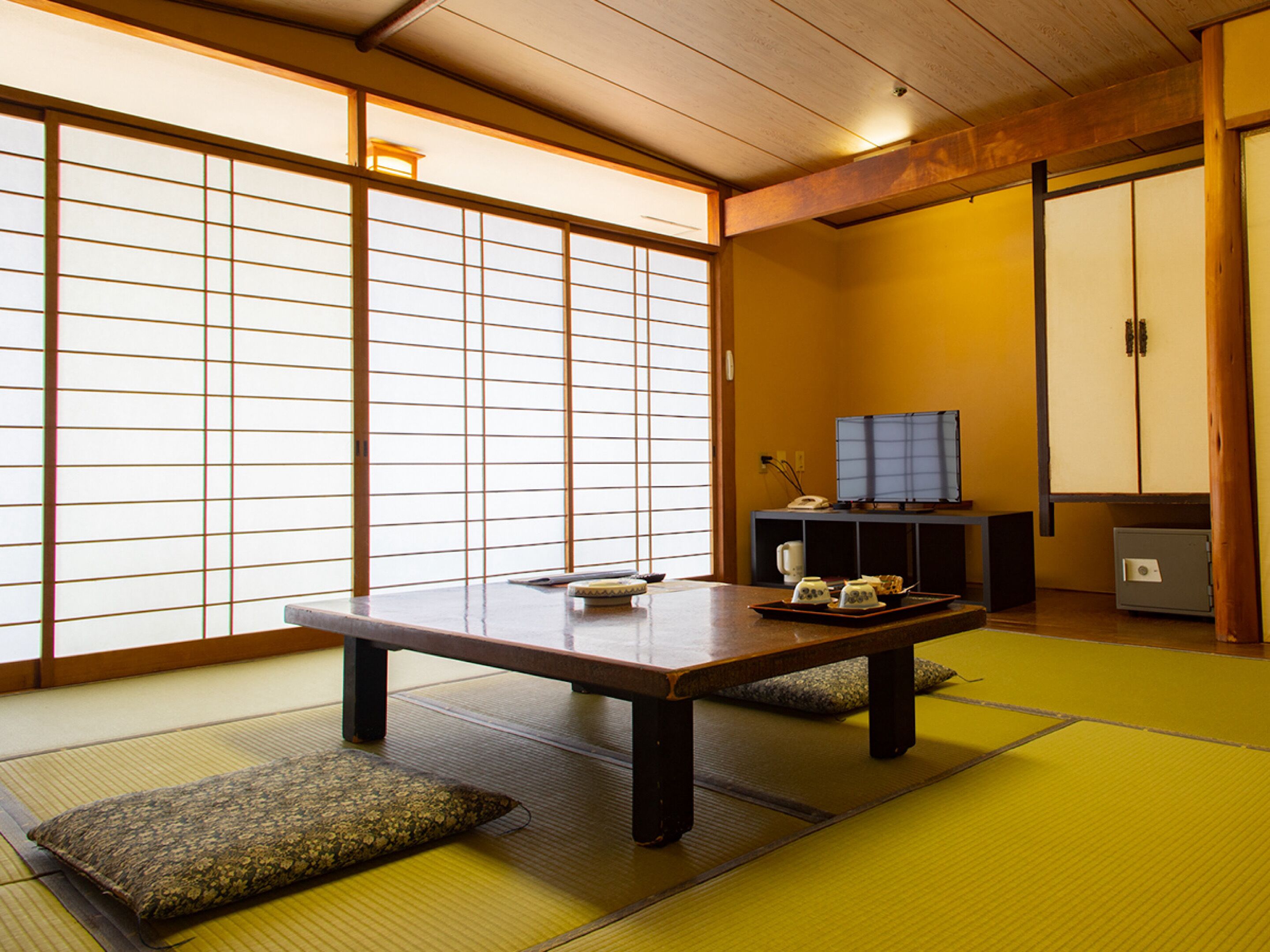 Wi-fi (inkludert) og sengetøy