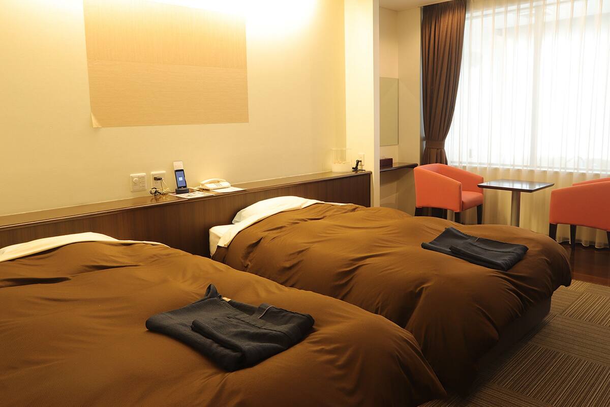 Wifi gratis y ropa de cama