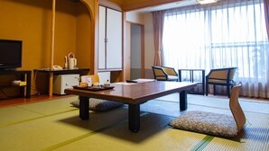 [Japanese-style room] 10 tatami mats, Non smoking | WiFi (free), bed sheets - Livemax Seto Ohashi Beach Resort (Kurashiki)