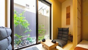 Room - EI・RIN (Osaka)