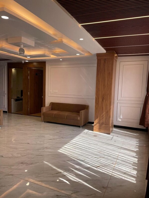 Family Room | Iron/ironing board, free WiFi - MANGLAM INN (Lucknow)