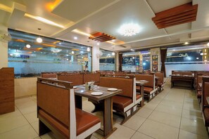 Restaurant - Hotel Saubhagya Ahmedabad (Ahmedabad)