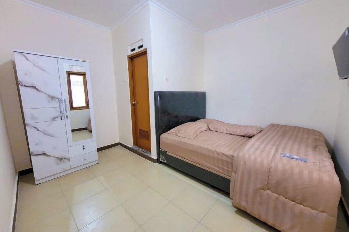 Deluxe Street View Double Room