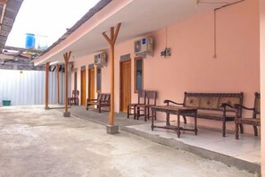 Unclassified image, 3 of 33, button - Wahyu Putri House Yogyakarta (Kraton)