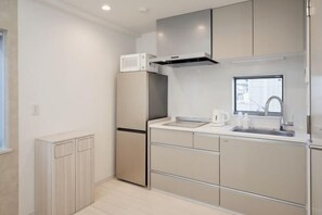 Room - 1 stop to Shinjuku 13 min to Shibuya Private house rental LUXU Urban Shinjuku (Tokyo)