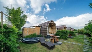 Room - Tegal Bamboo Cottages & Private Hot Spring (Bali)