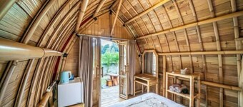 Tegal Bamboo Cottages & Private Hot Spring