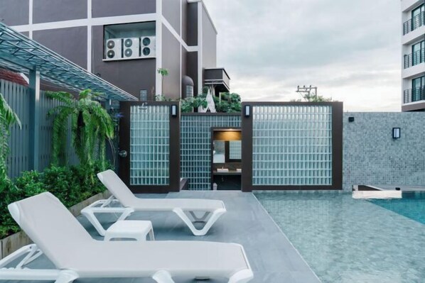 Outdoor pool - Wangkaew Hotel, Phitsanulok (Phitsanulok)