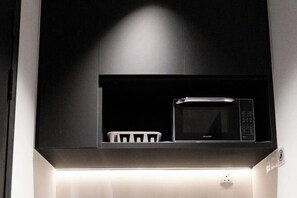 Fer et planche à repasser, lits bébé