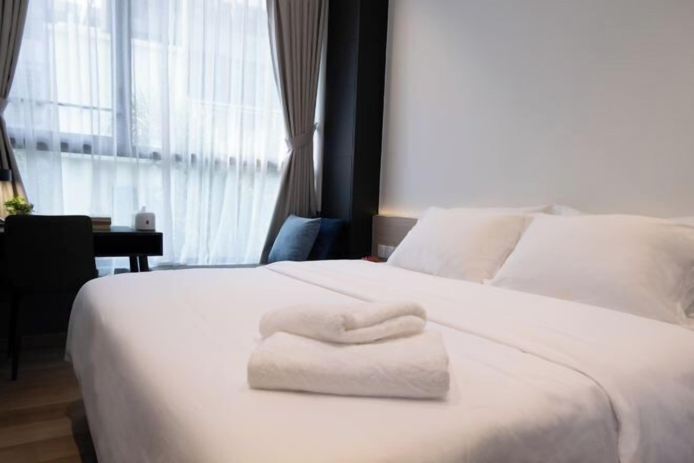 Fer et planche à repasser, lits bébé