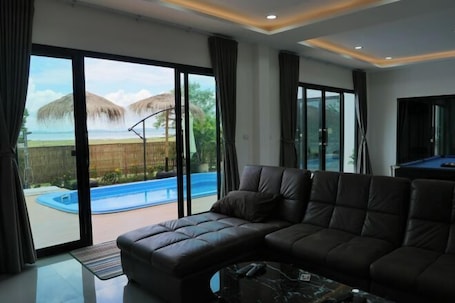 Room. U-Kham Home View At Sirindhorn