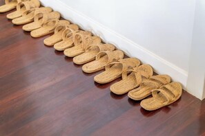 Miscellaneous - Good Moon at Tha Phae (Chiang Mai)