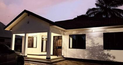 Elrad Msamvu Villa with Privacy by Monalisa