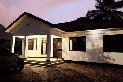 Elrad Msamvu Villa with Privacy by Monalisa