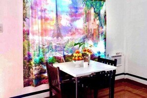 Room - Dmi Hotels and Apartments, Tabaco City Albay by RedDoorz (Tabaco)