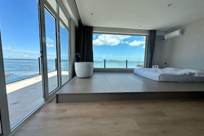 GUIXIAN ARANYA SEAVIEW INN(24-hour Chinese butler/near the seafood market terminal)