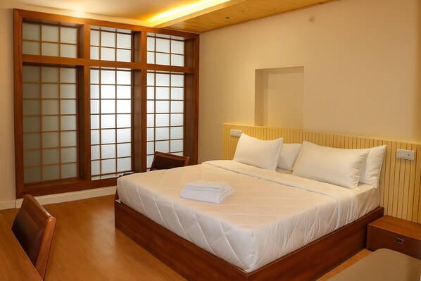 4 bedrooms, iron/ironing board, WiFi, bed sheets