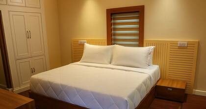 Brookfield—Unwind,reflect & rest at our homestay—central yet quiet by a brook.