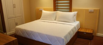 Brookfield—Unwind,reflect & rest at our homestay—central yet quiet by a brook.