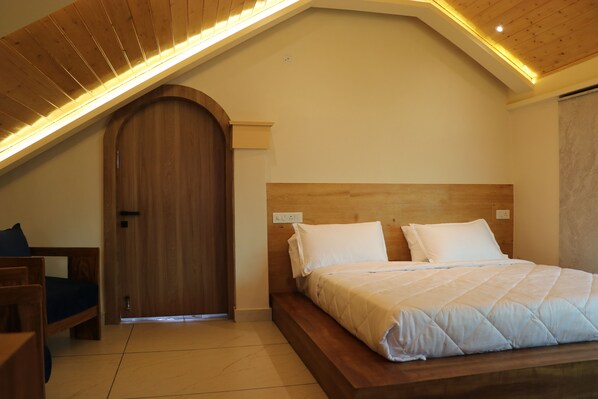 4 habitaciones, tabla de planchar con plancha, wifi y ropa de cama 