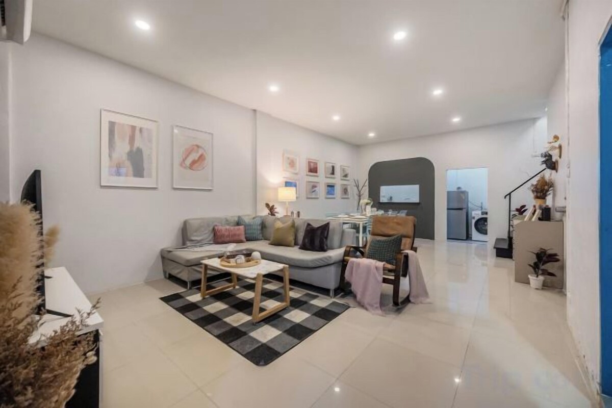 Rb1 Entire House