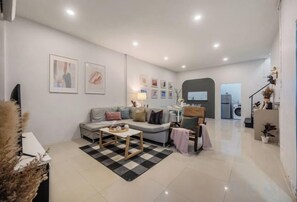 Interior - Spacious Family Haven Chatuchak Market - 5BR House (Bangkok)