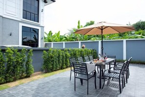 Garden - Modern 3BR British Pool Villa + 5KM Jomtien Beach (Pattaya)